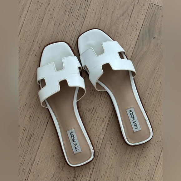 Steve madden white flats. Size is 10. - Picture 3 of 8